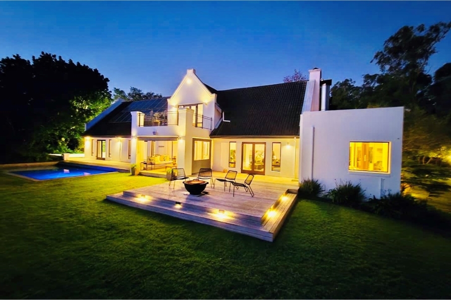 5 Bedroom Property for Sale in Theescombe Eastern Cape